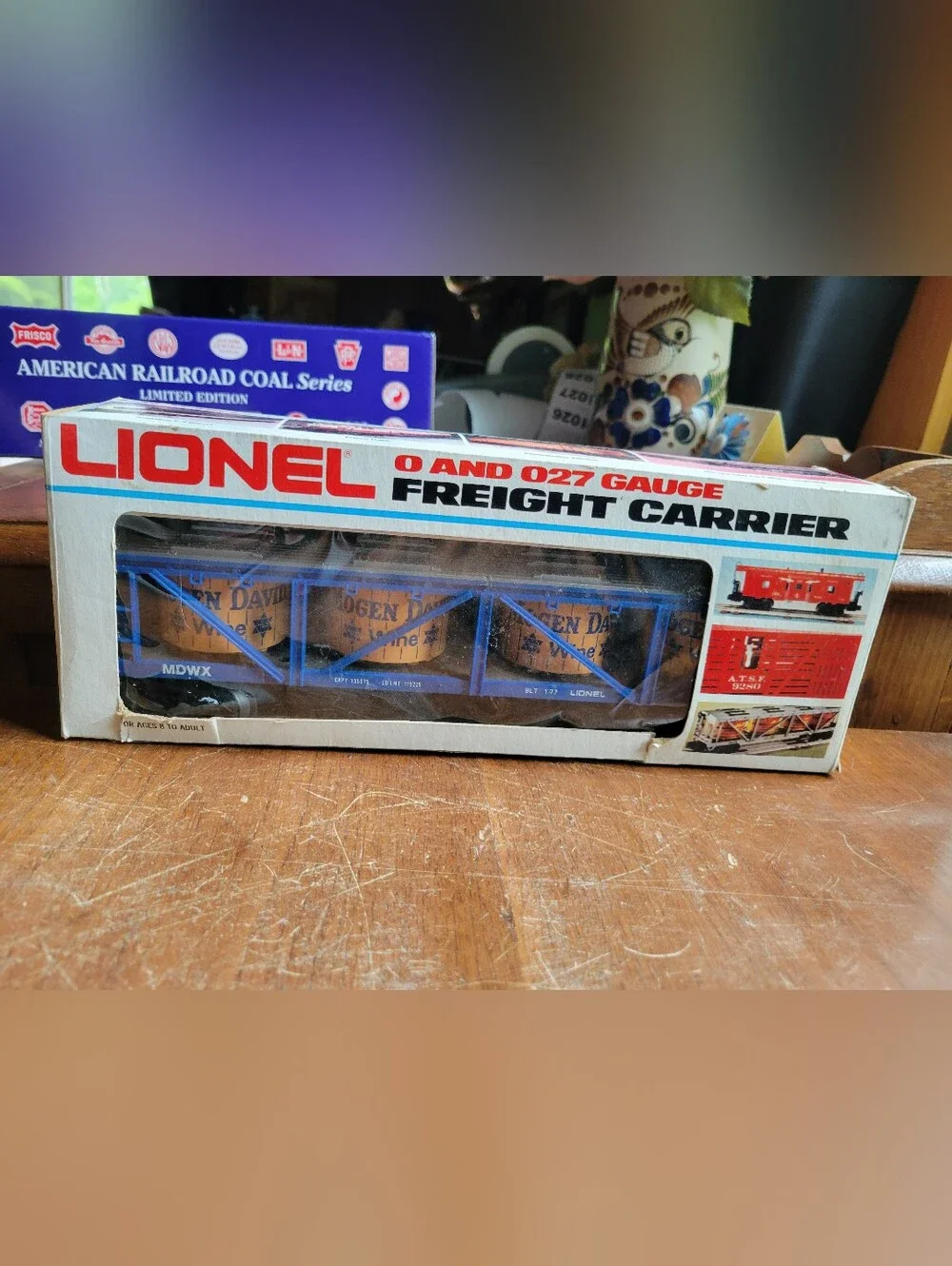 Vintage LIONEL Mogen David WINE CAR Model Number 6-9146 WITH BOX